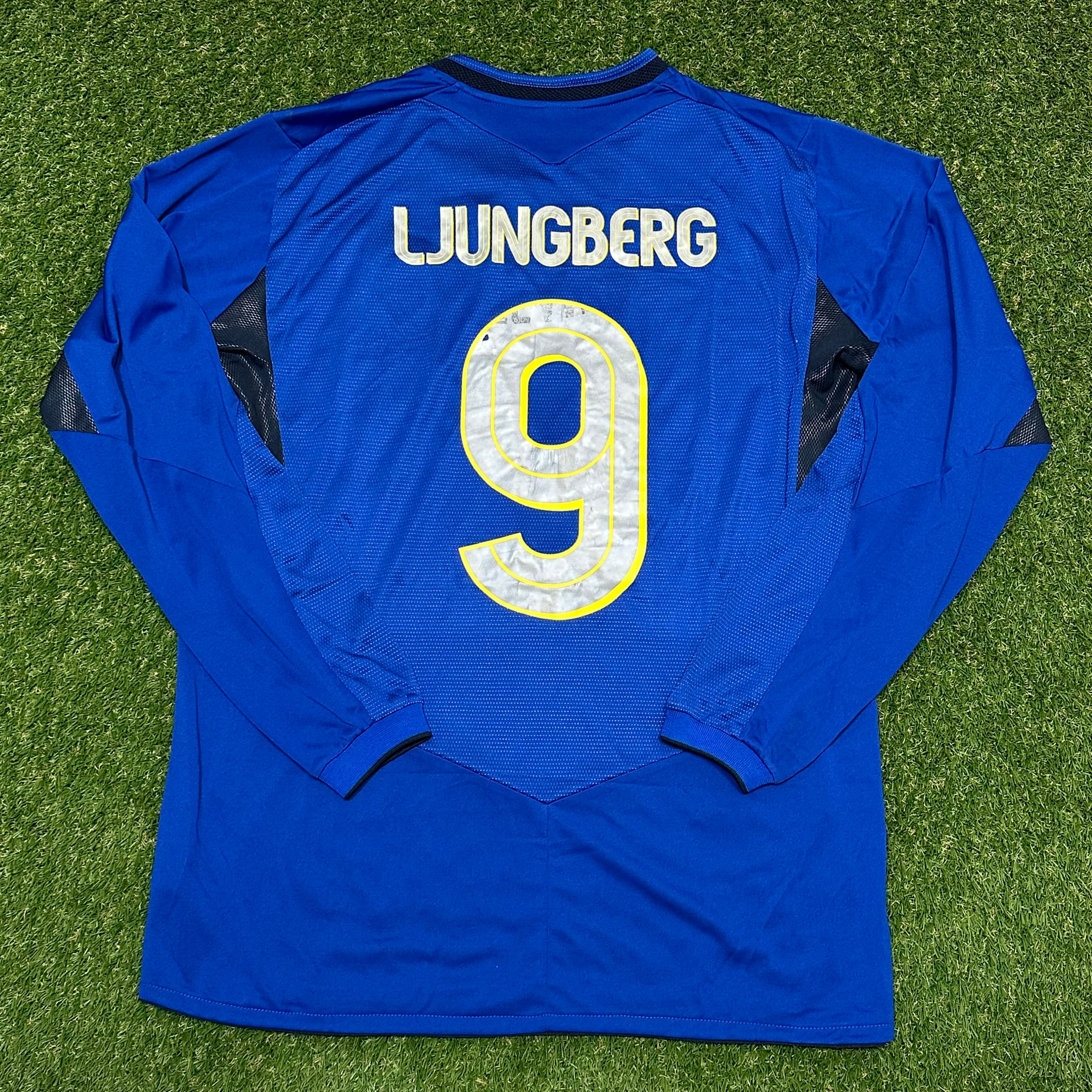 Sweden 2004 Away