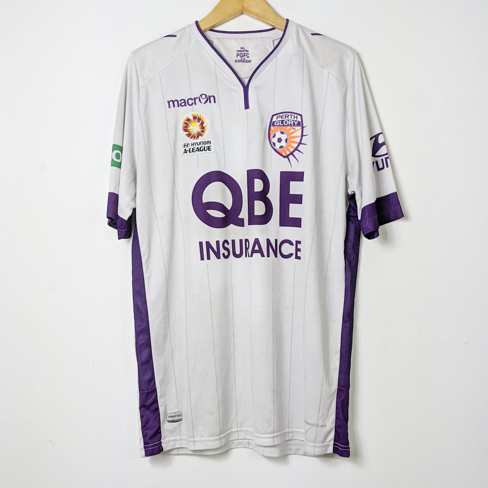 Perth Glory 2014/16 Away - Keogh - view 1