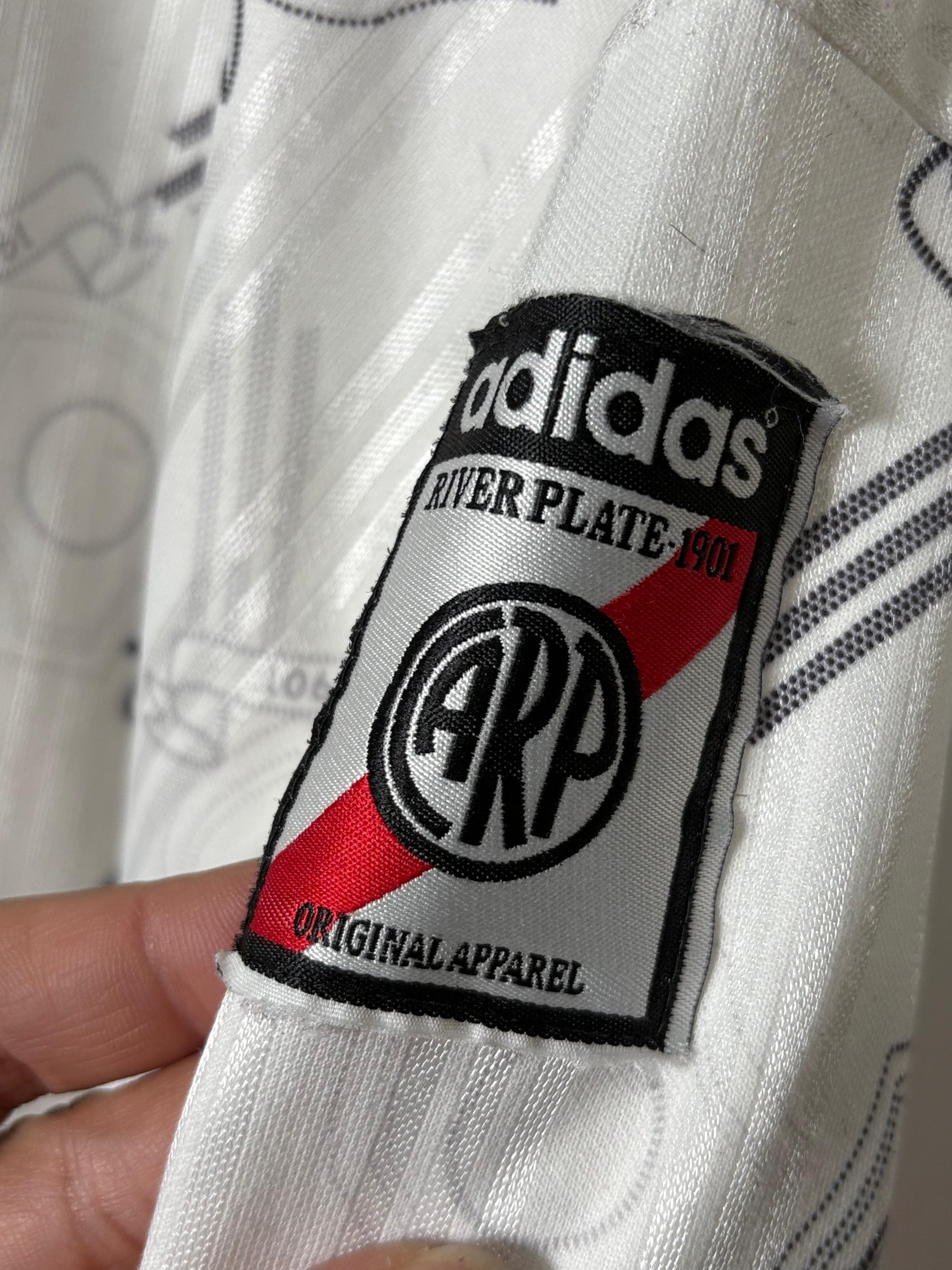 River Plate 1997/98 Home - view 8