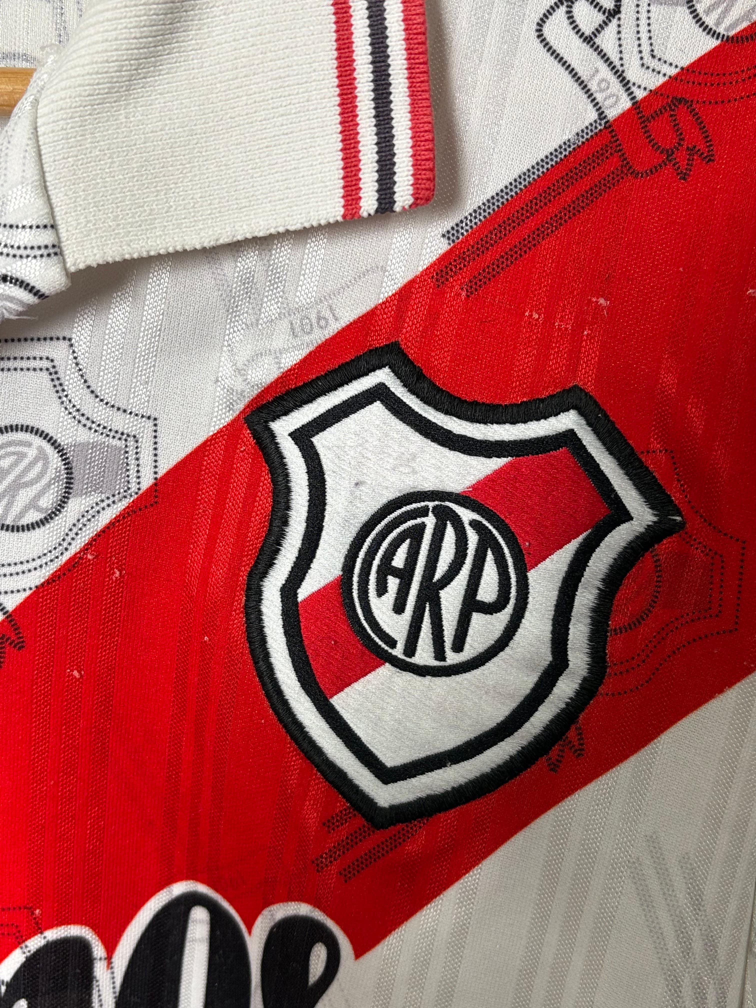 River Plate 1997/98 Home - view 4