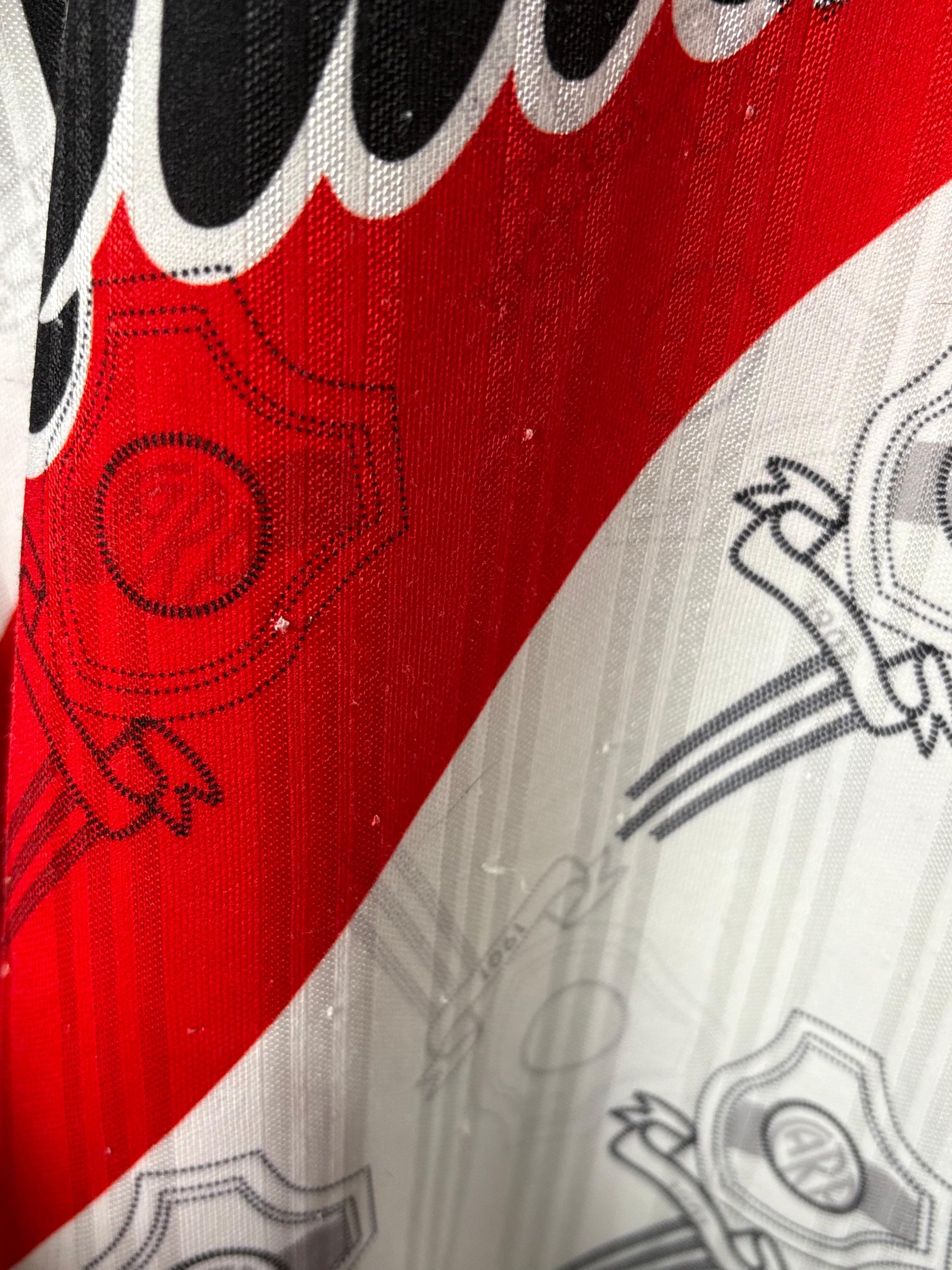 River Plate 1997/98 Home - view 5