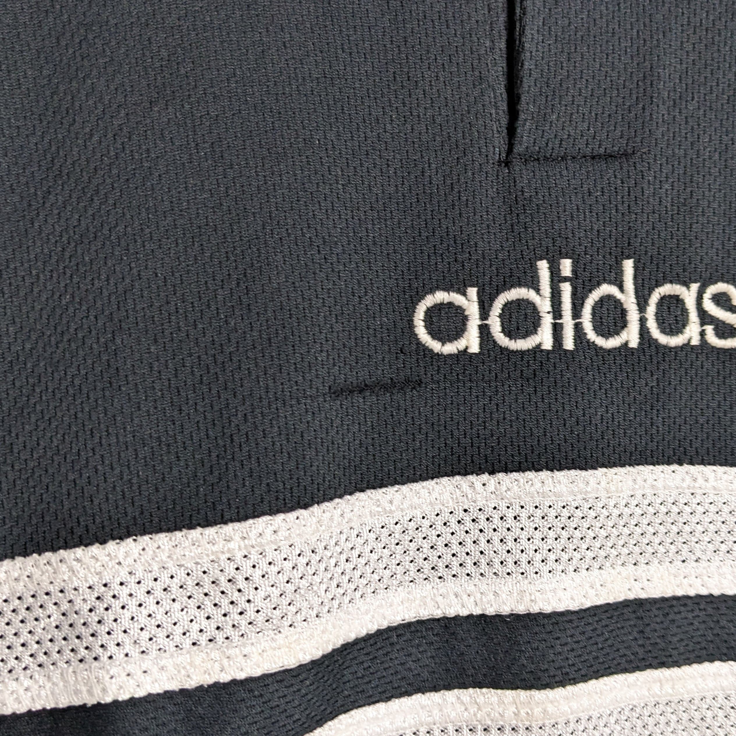Dc United 1996/98 Home - view 6