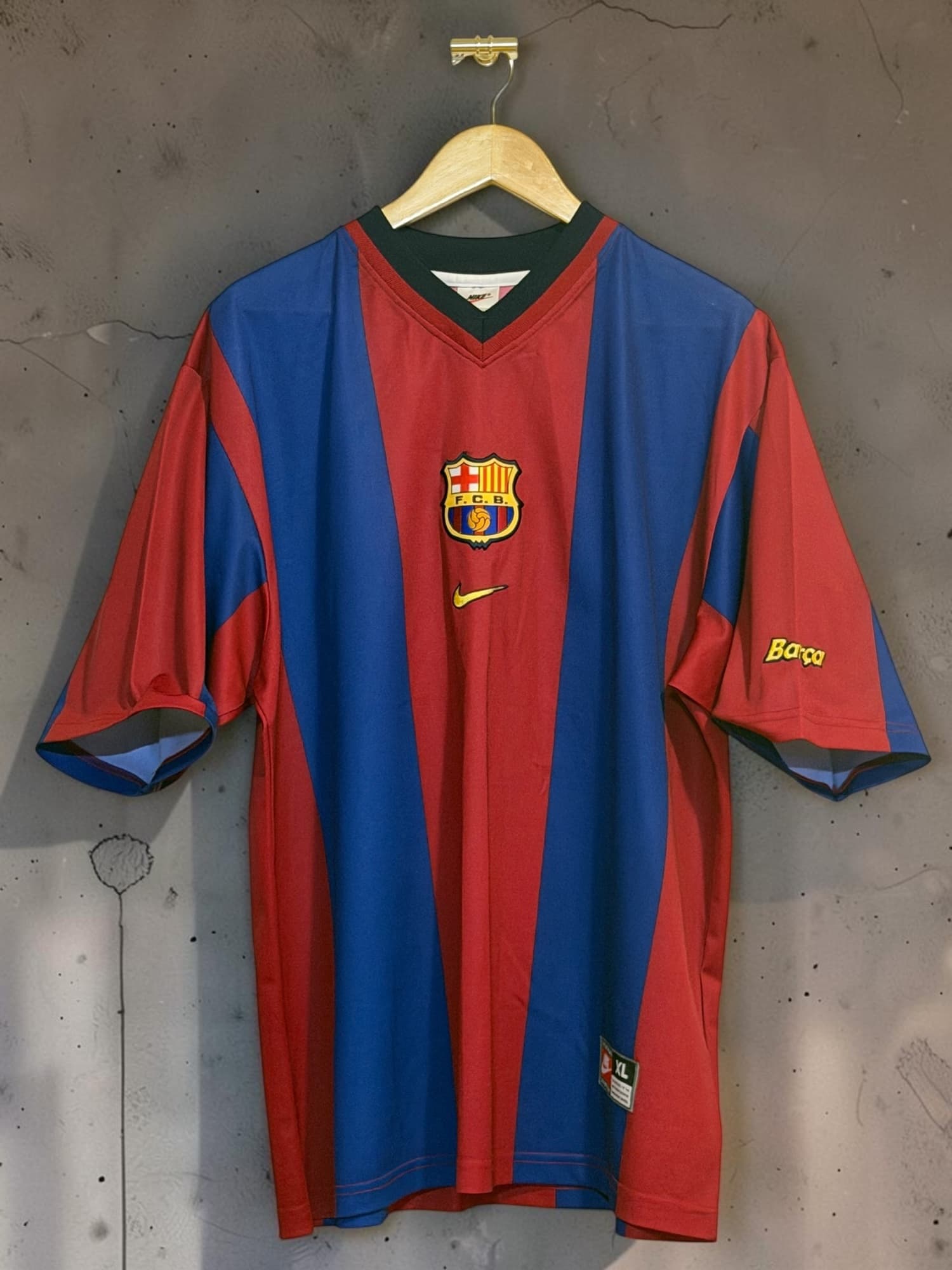 FC Barcelona 1998/00 Home - KLUIVERT 9