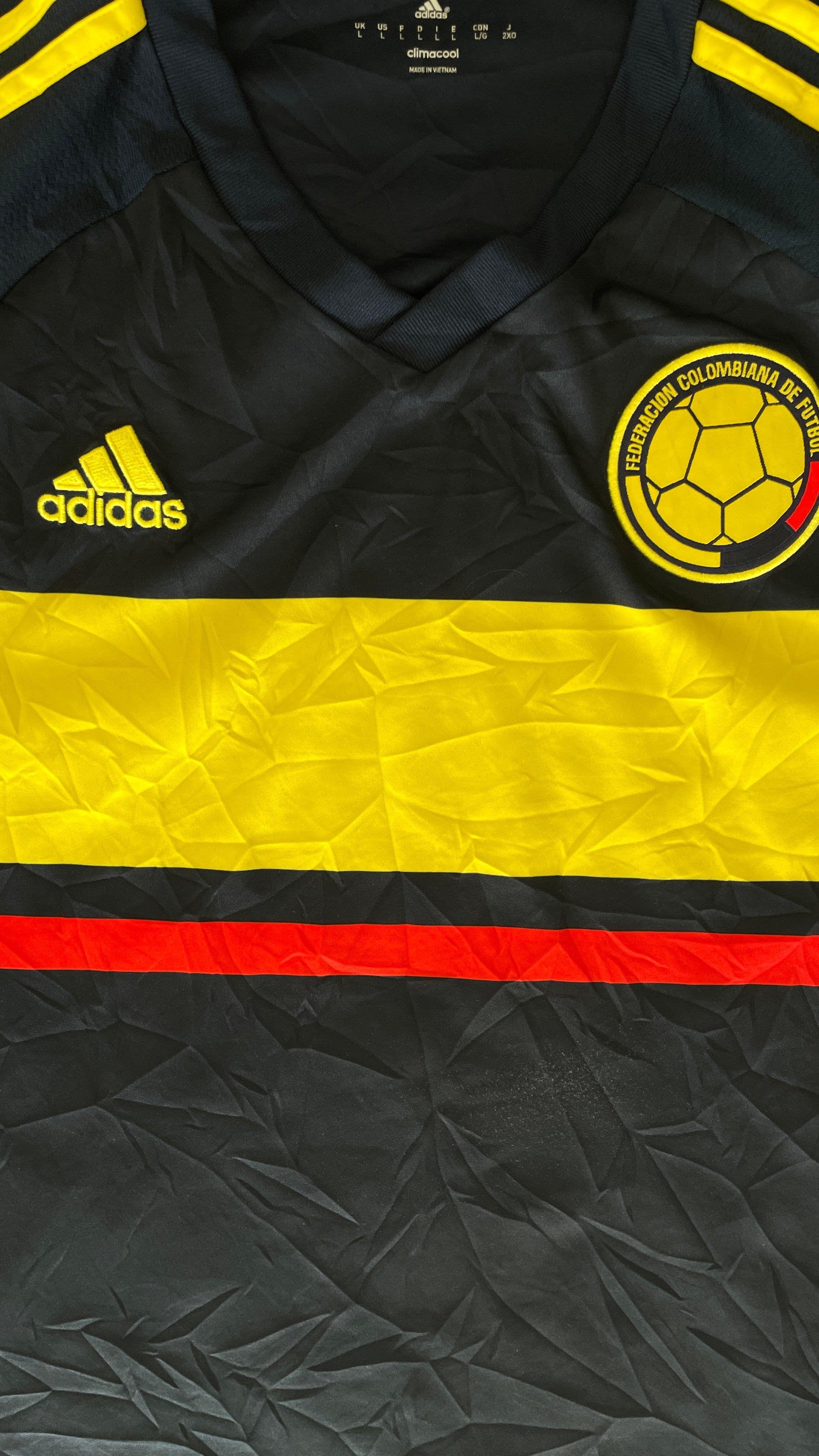 Colombia 2015 Away - view 3