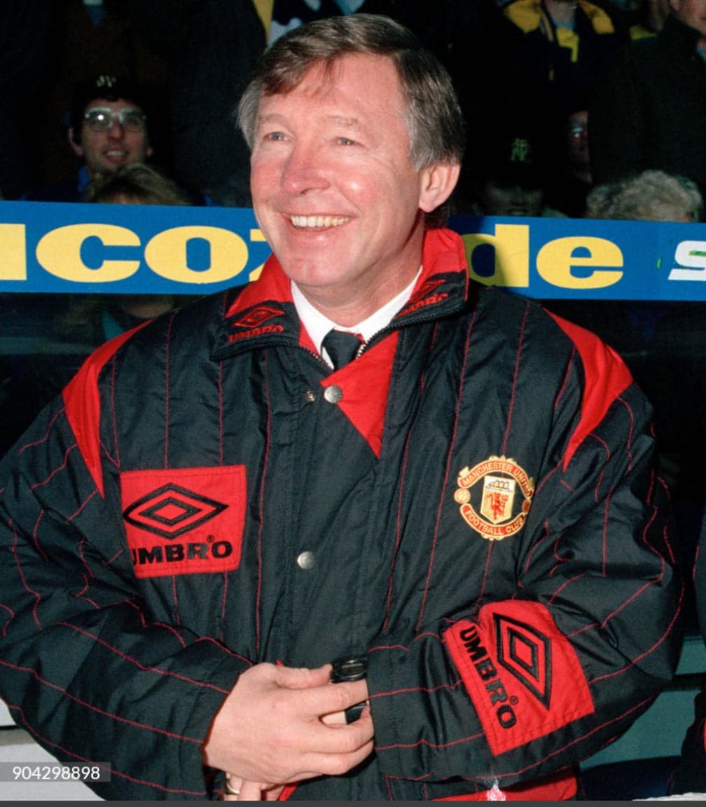 Manchester United 1994-95 Bench Jacket - M/L - view 9
